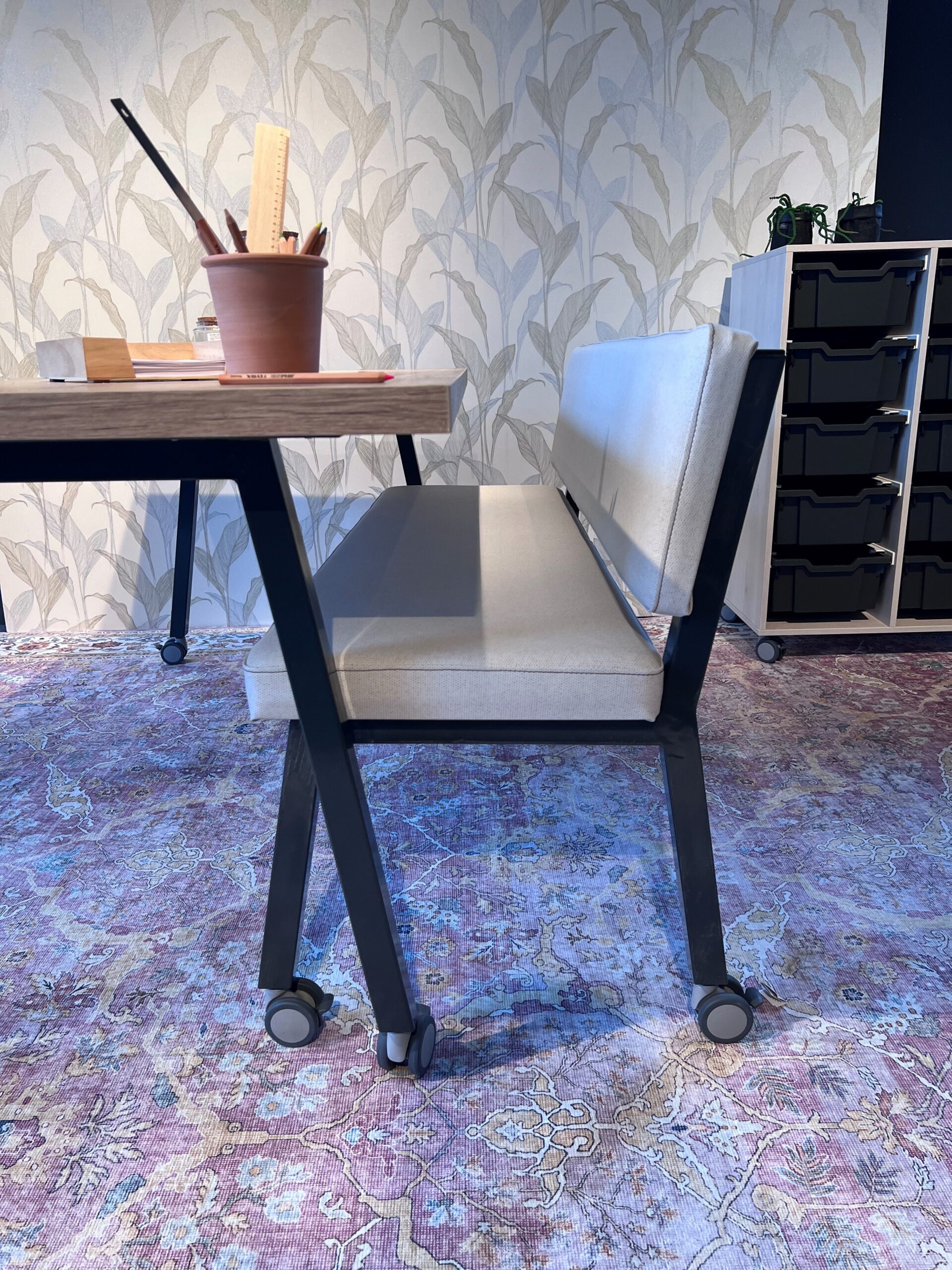 BSO bank Henk zijkant met tafel