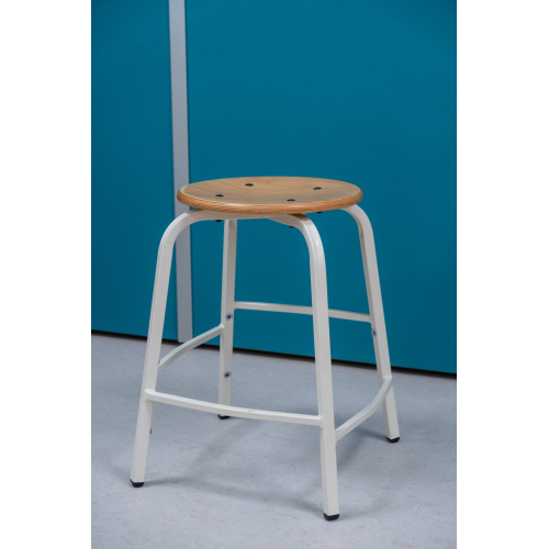 Tabouret met verspringende voetensteun